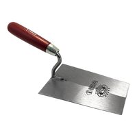 Cazzuola in acciaio inox, Olejnik, trapezio, larga, 180 mm, manico in legno, rossa